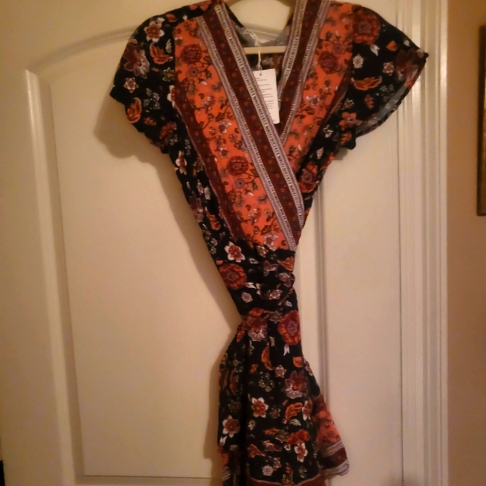 Beatiful floral print teie wrap dress